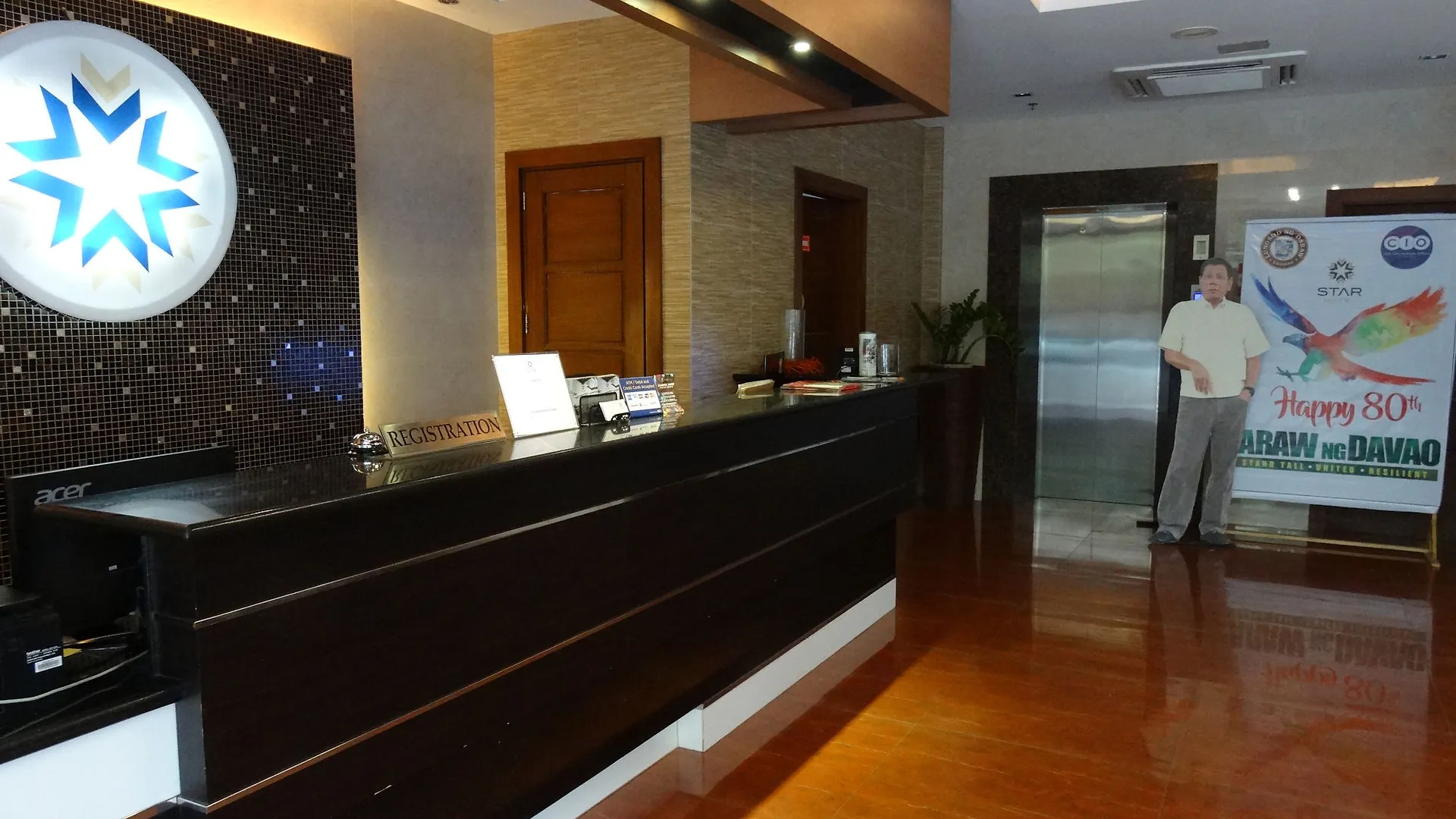 Star Hotel Davao City 3*,