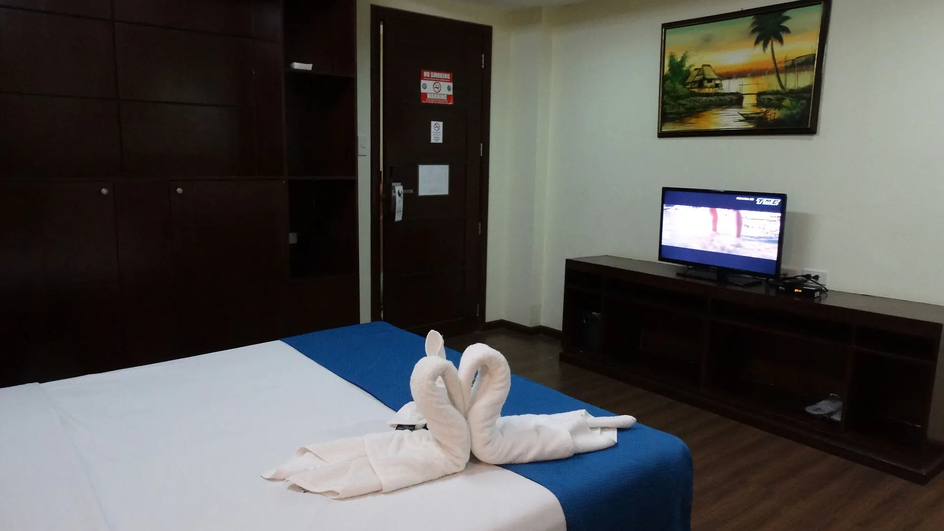 Star Hotel Davao City 3*,